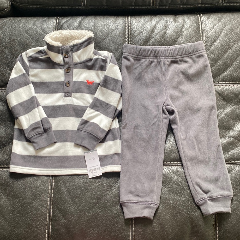Carter’s 2T Toddler Boys Fleece and Pants Set